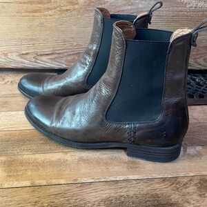 Frye Melissa Chelsea pull on ankle boots
